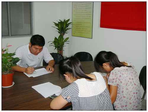 經（jīng）貿學（xué）院吳主任親臨（lín）鋼結構公司