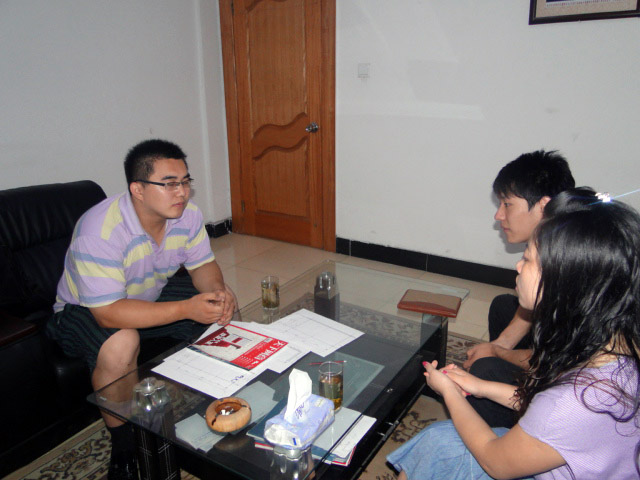 山東商友觀視頻來集裝箱公司學習交流