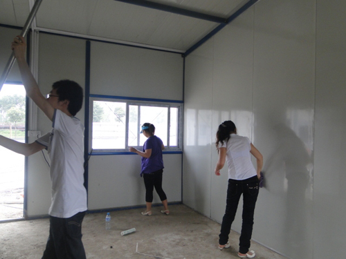 活動房公司網絡團隊現身工（gōng）地 學（xué）習慰問兩不誤