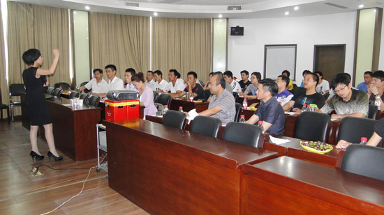 丝瓜视频官网彩鋼帶動（dòng）中小企（qǐ）業走上學習之路