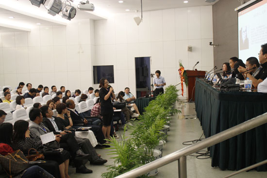 網絡部（bù）主管孫海霞積極參與互動