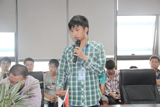 黃總監表達（dá）提升業績的決心