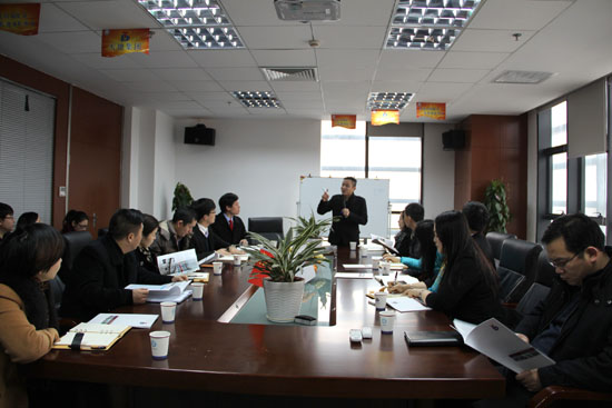 俞總向大家介紹“網絡營銷三步法則”