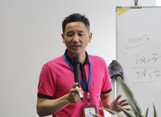 集（jí）裝箱房（fáng）屋公司的（de）俞總簡述如何整合資源