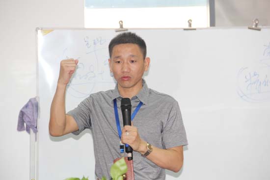 集裝箱活動房公司（sī）俞總宣告（gào）打造激情團隊