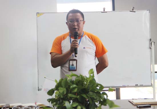 輕鋼活動房公司（sī）家（jiā）人正在分享活動感悟