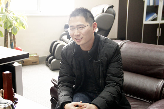 福銳得創始人詹涵量（liàng）向大（dà）家介紹公司（sī）現（xiàn）狀